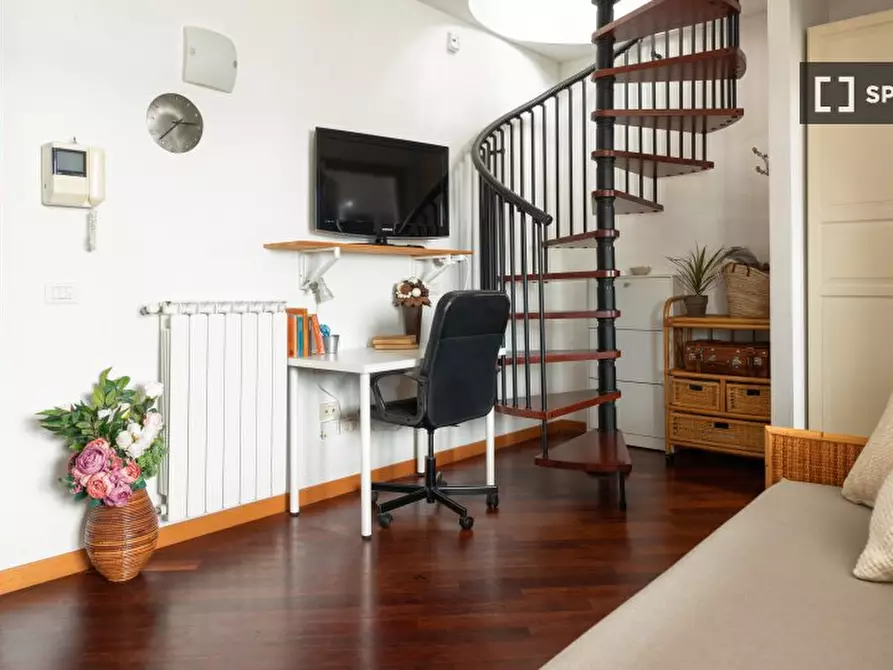 Immagine 4 di Appartamento in affitto  in Via Ippolito Rosellini a Firenze