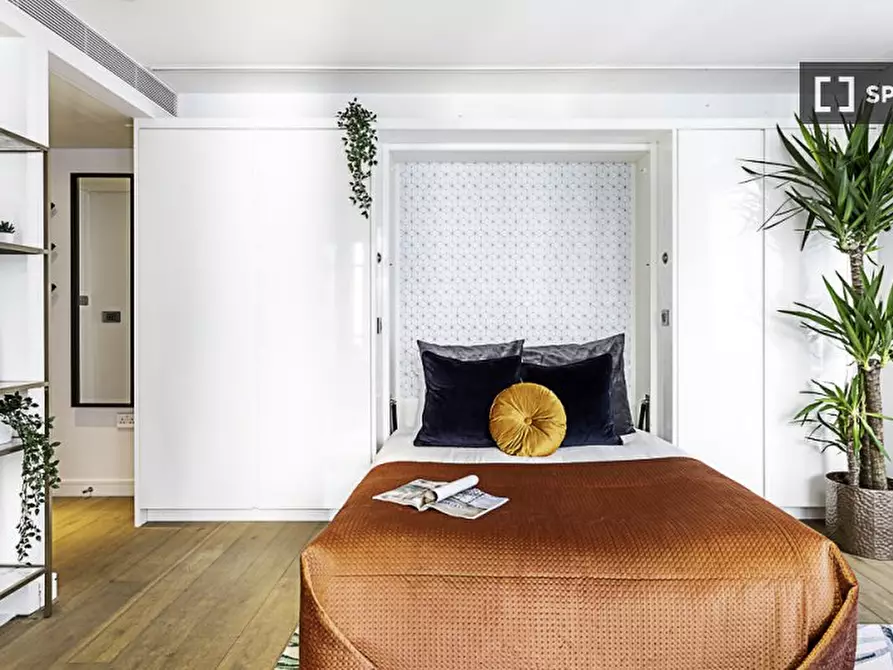 Immagine 6 di Ufficio in affitto  in Central Saint Giles Piazza a Camden Town