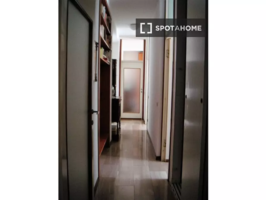 Immagine 3 di Camera condivisa in affitto  in Via Mariani Augusto a Busto Garolfo