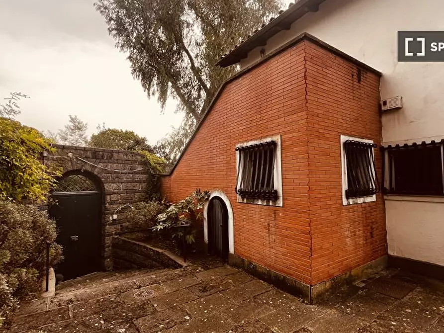 Immagine 2 di Camera condivisa in affitto  in Via della Camilluccia a Roma