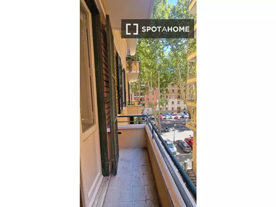 Immagine 6 di Camera condivisa in affitto  in Viale Angelico a Roma