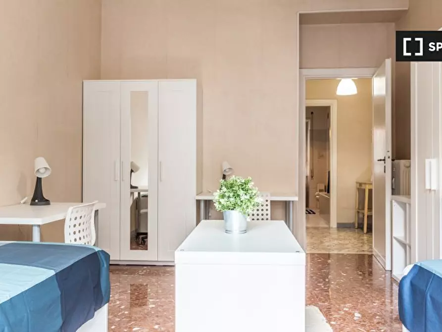 Immagine 5 di Camera condivisa in affitto  in Via Statilio Ottato a Roma
