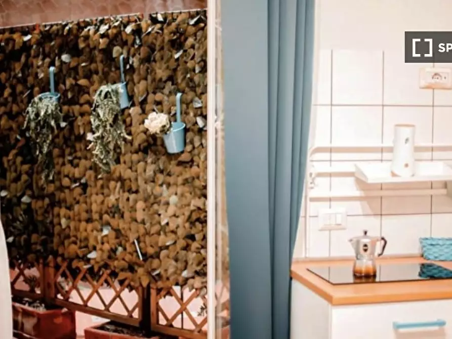 Immagine 11 di Camera condivisa in affitto  in Via Salvator Rosa a Napoli