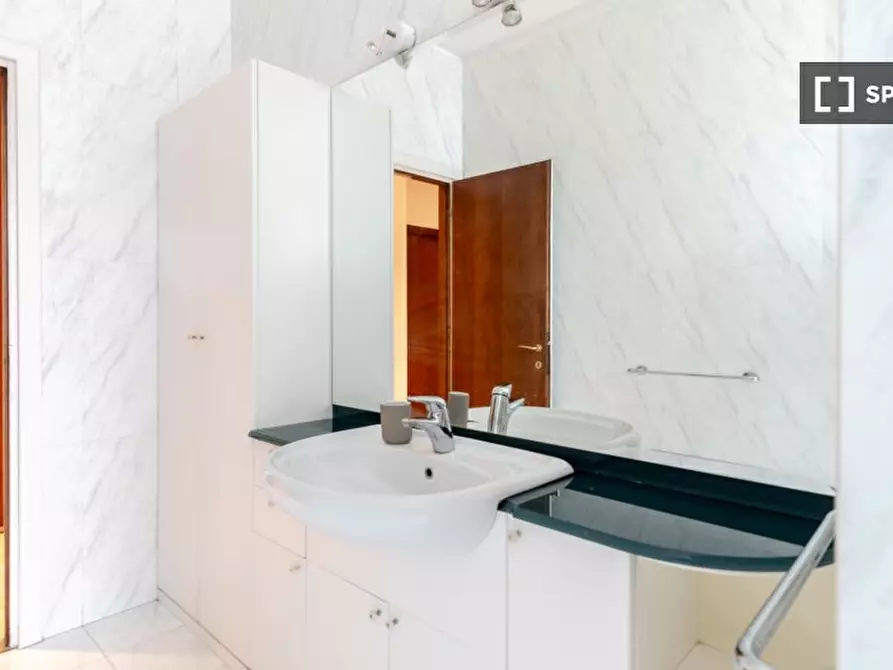 Immagine 19 di Camera condivisa in affitto  in Via Copernico a Milano