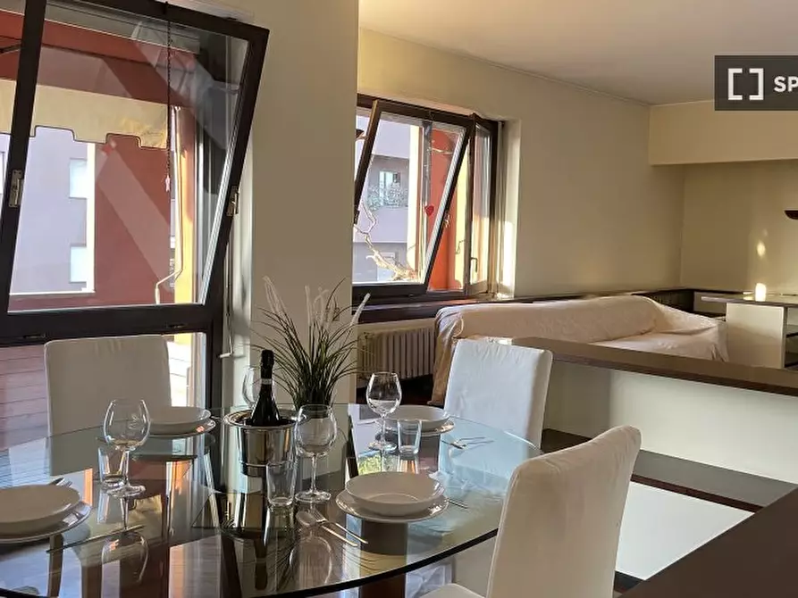 Immagine 3 di Camera condivisa in affitto  in Via Angelo Ramazzotti a Monza