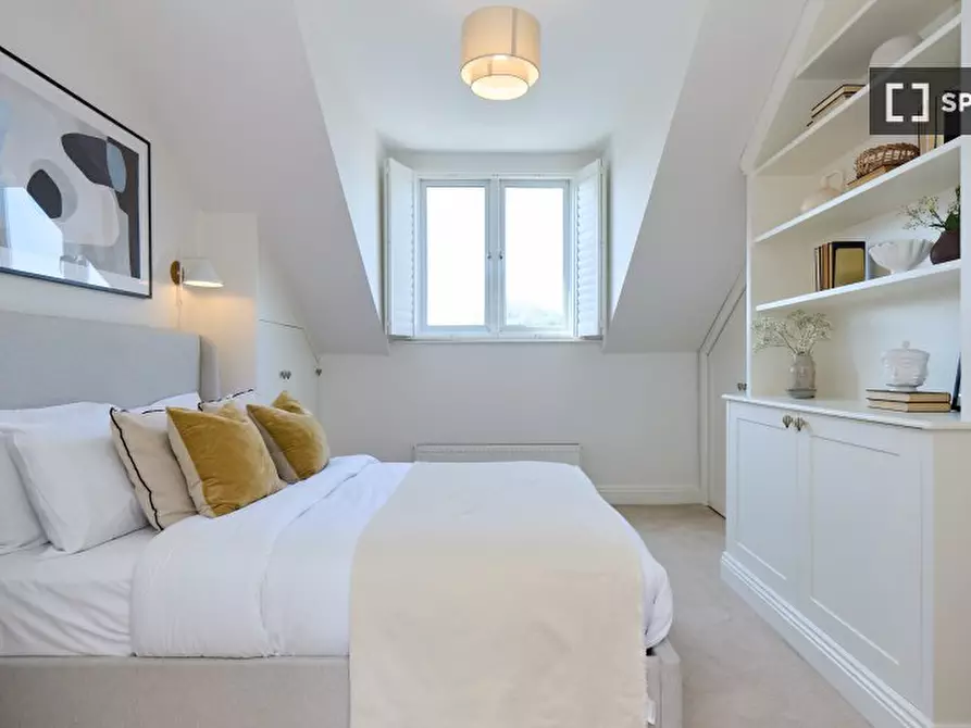 Immagine 3 di Appartamento in affitto  in Santos Road a Wandsworth