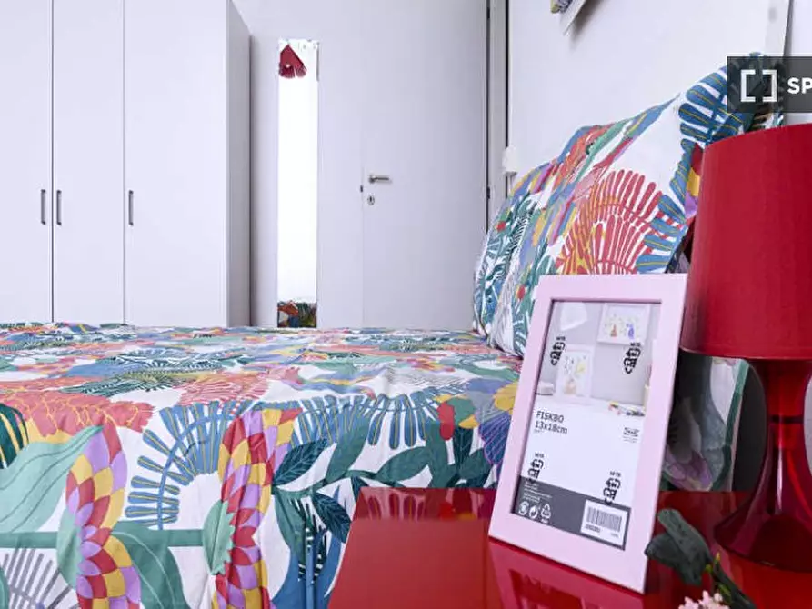 Immagine 2 di Camera condivisa in affitto  in Via Valenza a Milano