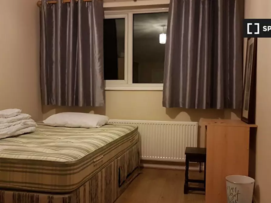 Immagine 8 di Camera condivisa in affitto  in Lorne Walk a 
