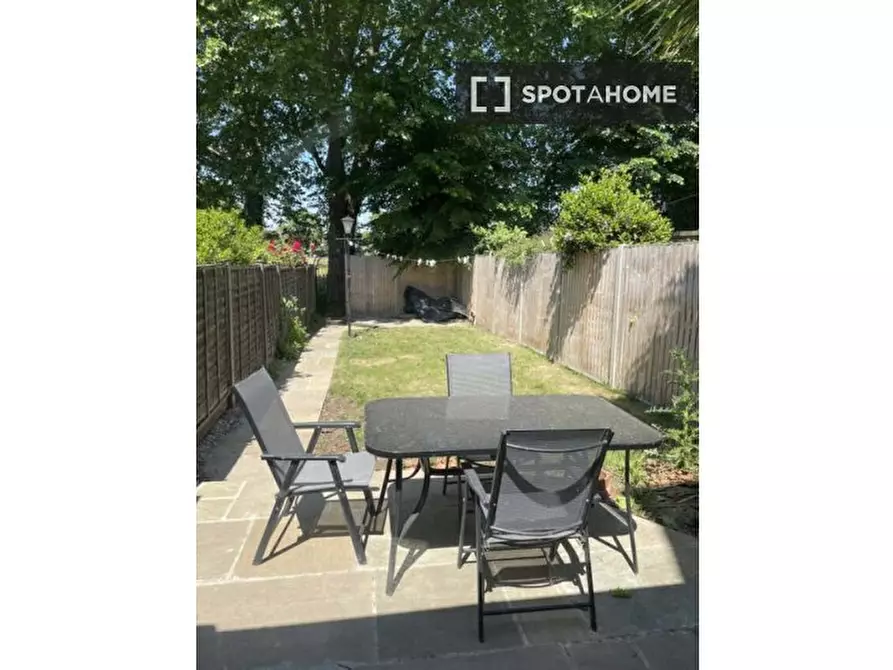 Immagine 9 di Camera condivisa in affitto  in Windermere Rd a Ealing