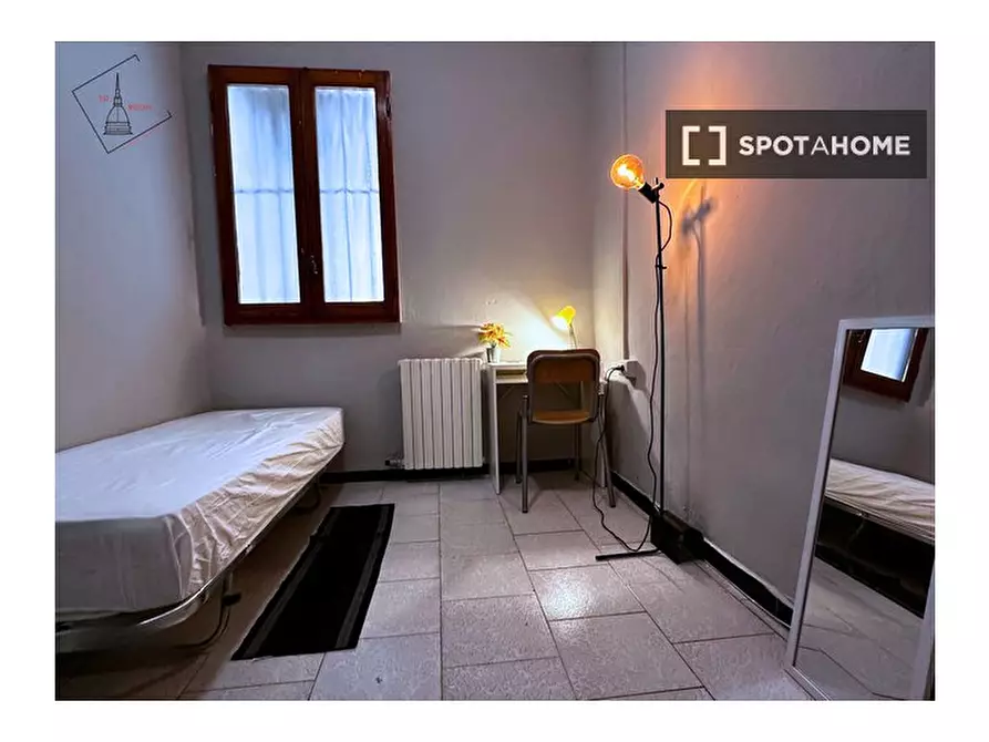 Immagine 2 di Camera condivisa in affitto  in Via Carlo Noè a Torino