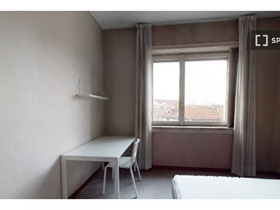 Immagine 1 di Camera condivisa in affitto  in Viale Gran Sasso a Milano