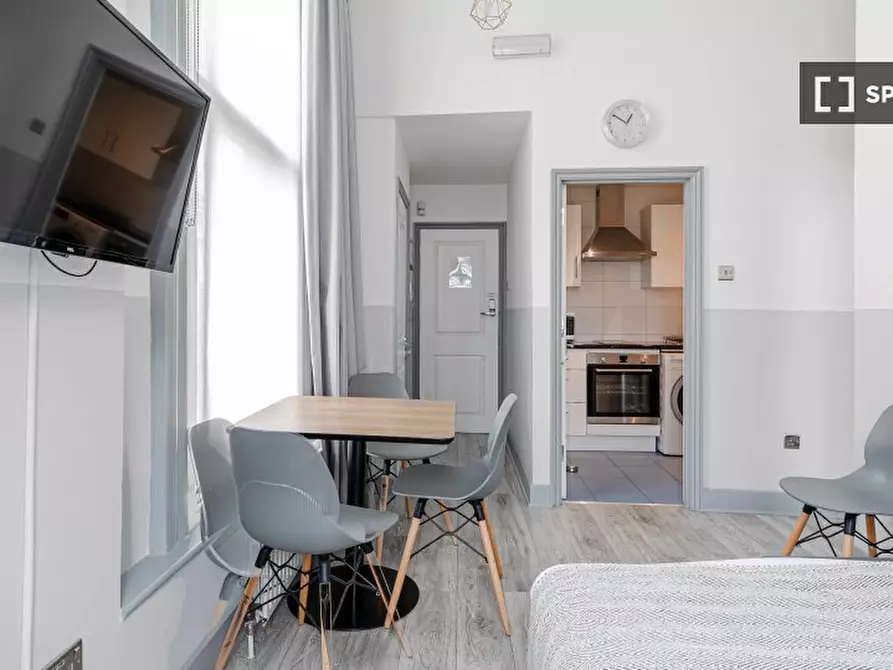 Immagine 7 di Appartamento in affitto  in Apartment a Kensington