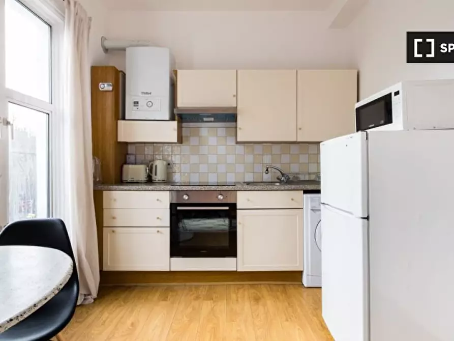 Immagine 6 di Appartamento in affitto  in Goldhawk Rd a Hammersmith