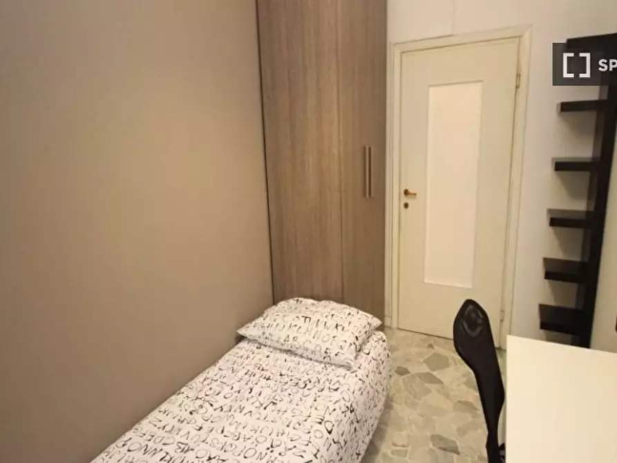Immagine 1 di Camera condivisa in affitto  in Via Salvatore Barzilai a Milano