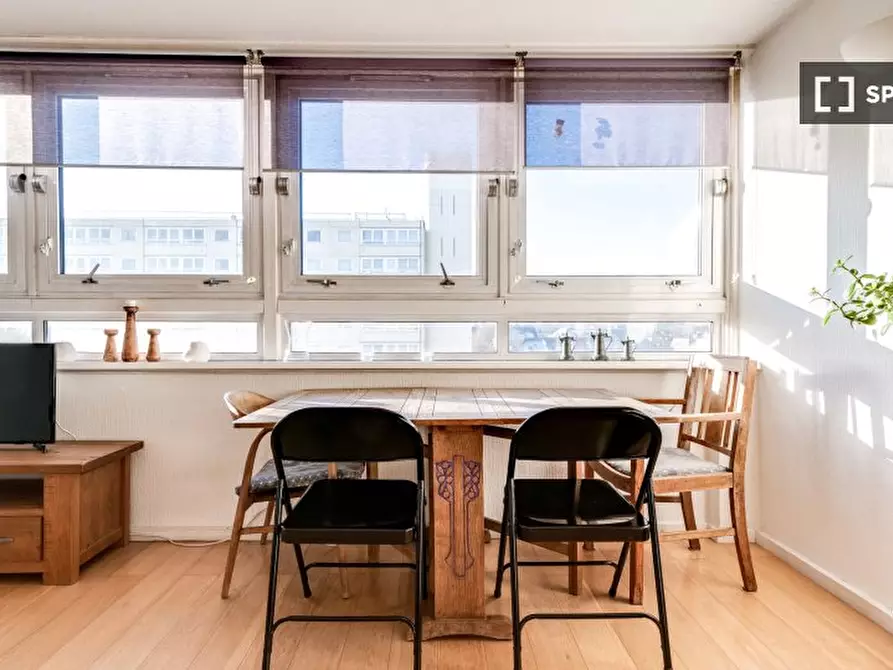 Immagine 7 di Appartamento in affitto  in Park Court a Wandsworth