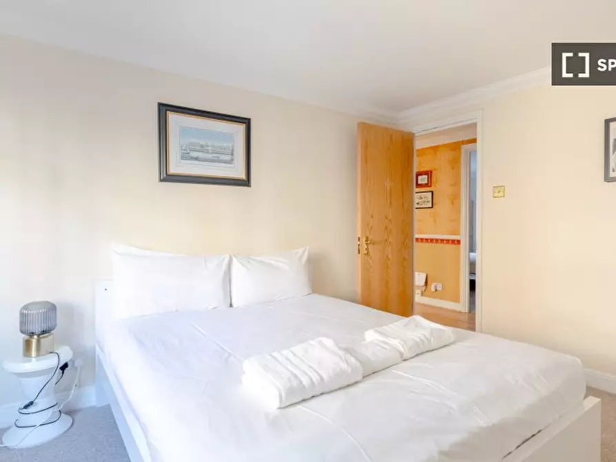 Immagine 6 di Appartamento in affitto  in flat a 