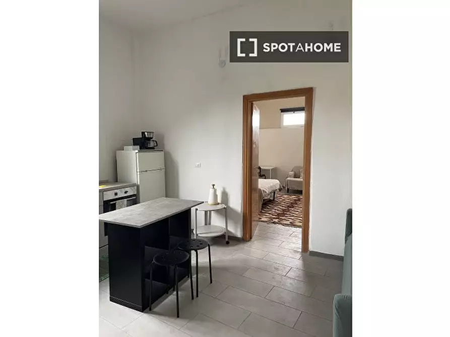 Immagine 8 di Appartamento in affitto  in Via del Mandrione a Roma