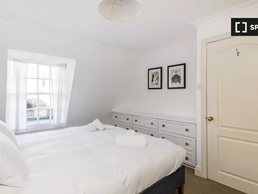 Immagine 14 di Appartamento in affitto  in a Ledbury Mews North a Kensington