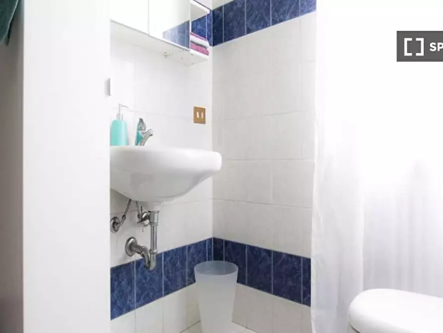 Immagine 11 di Camera condivisa in affitto  in Viale Ortles a Milano