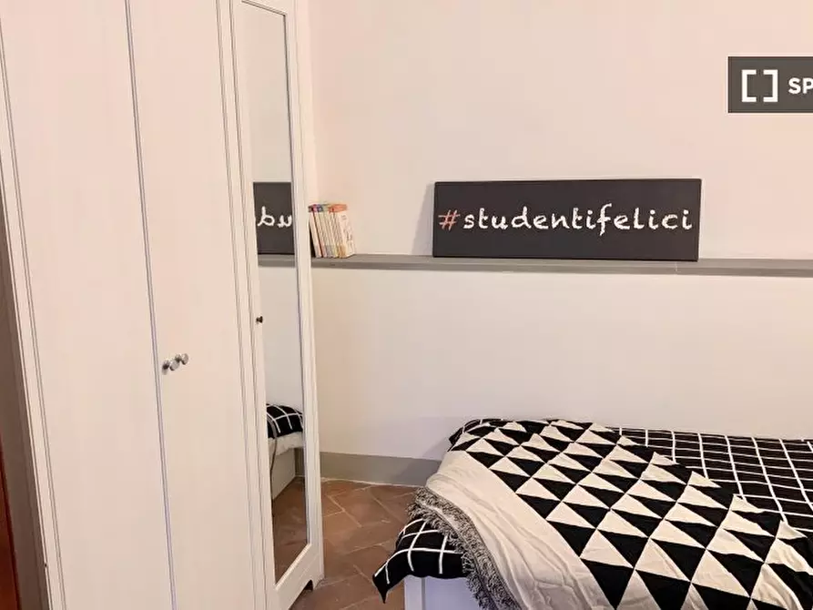 Immagine 2 di Camera condivisa in affitto  in VIA S. ANTONINO (1) a Firenze