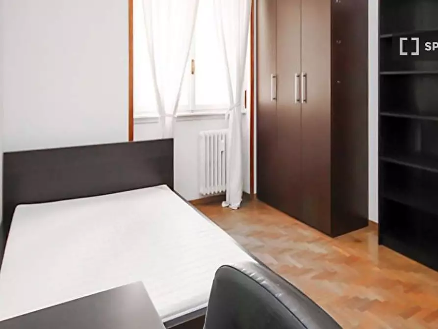 Immagine 13 di Camera condivisa in affitto  in Viale Campania a Milano