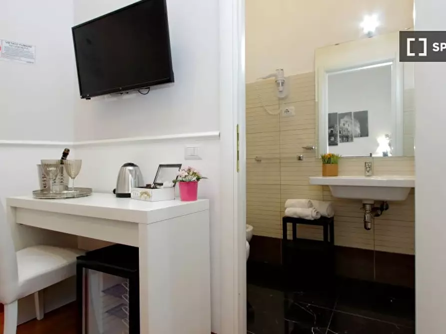 Immagine 17 di Appartamento in affitto  in Via Otranto a Roma