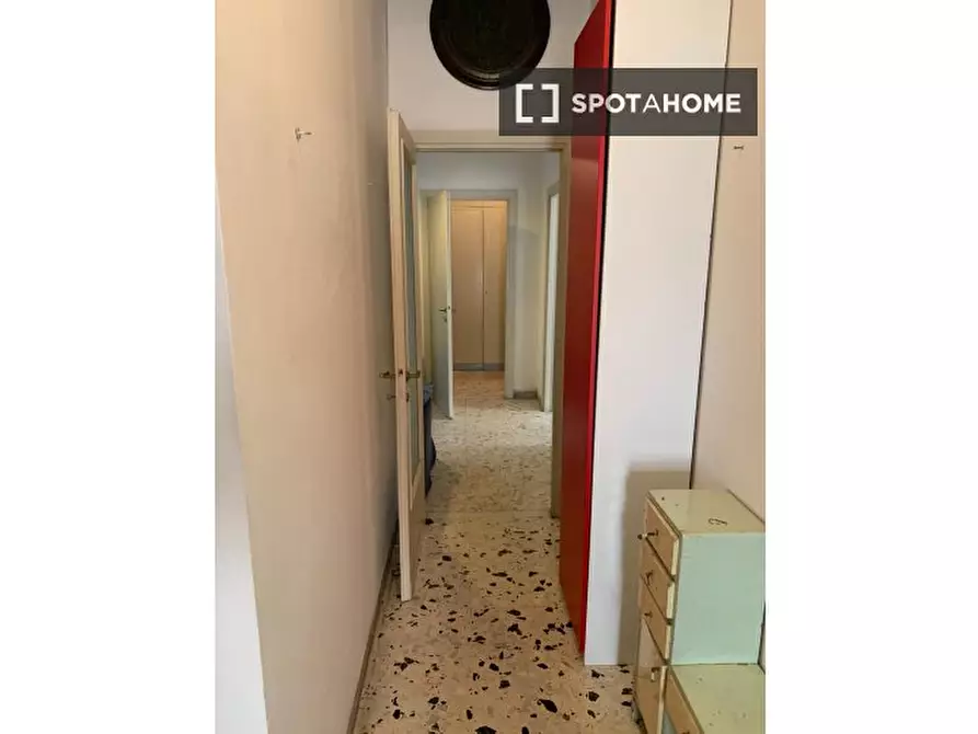 Immagine 13 di Camera condivisa in affitto  in Via dei Monti di Creta a Roma