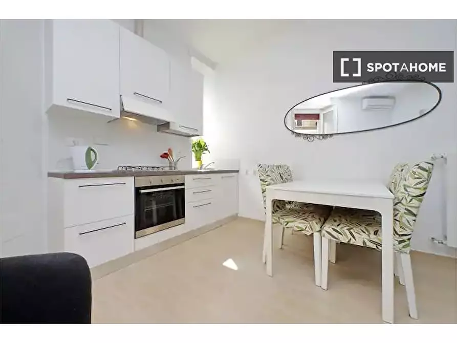 Immagine 16 di Appartamento in affitto  in Via Livorno a Roma