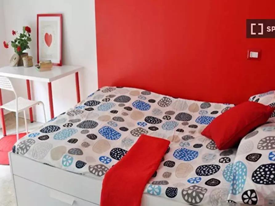 Immagine 3 di Camera condivisa in affitto  in Via Carlo Botta a Milano