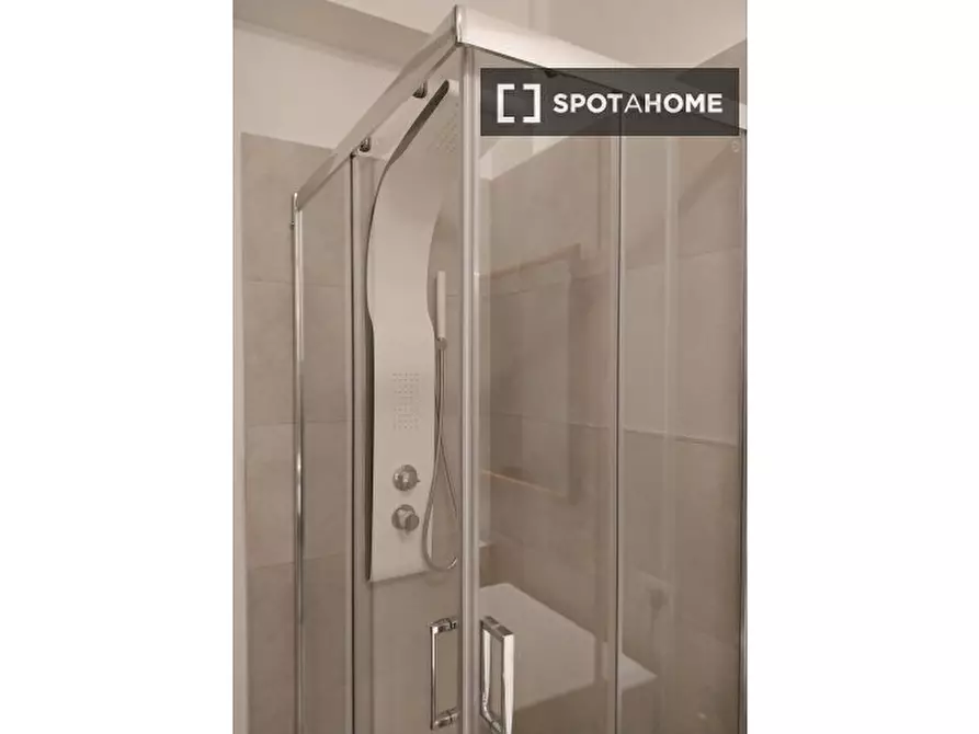 Immagine 12 di Appartamento in affitto  in Via Francesco Schupfer a Roma