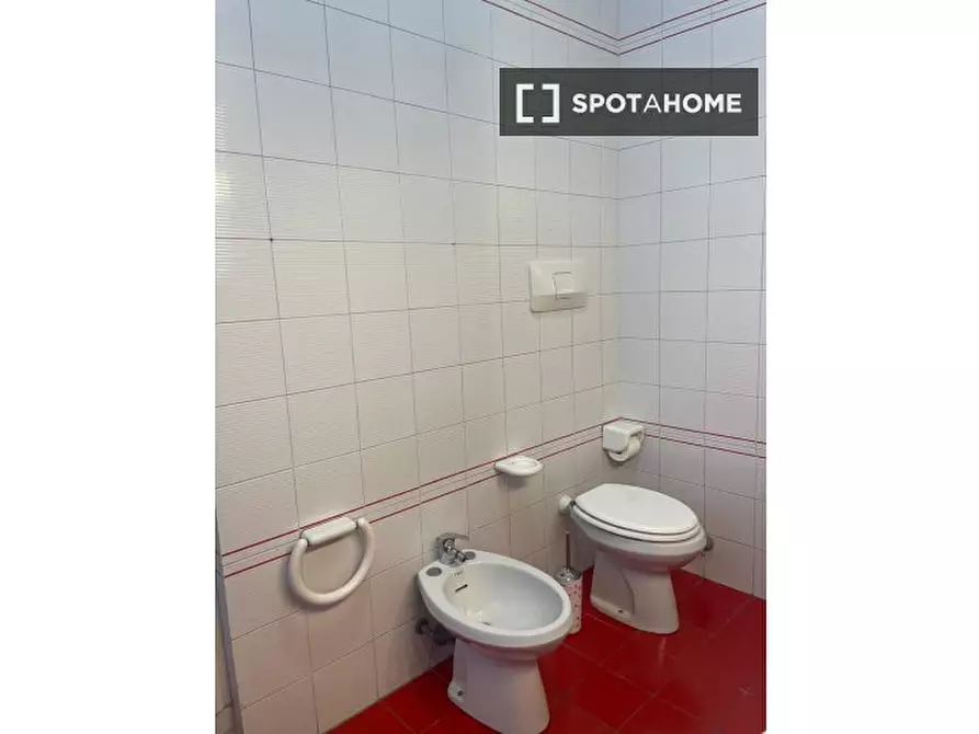 Immagine 11 di Camera condivisa in affitto  in Corso Cairoli a Torino