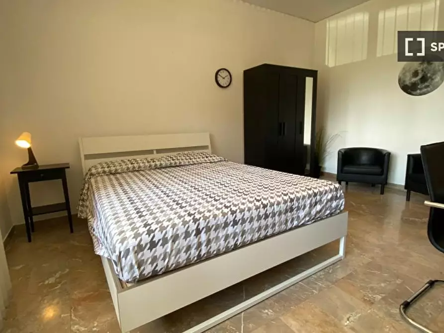 Immagine 19 di Camera condivisa in affitto  in Via Gabriele Jannelli p. T int. 3 a Napoli