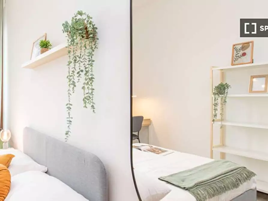 Immagine 5 di Camera condivisa in affitto  in Viale Sondrio a Milano