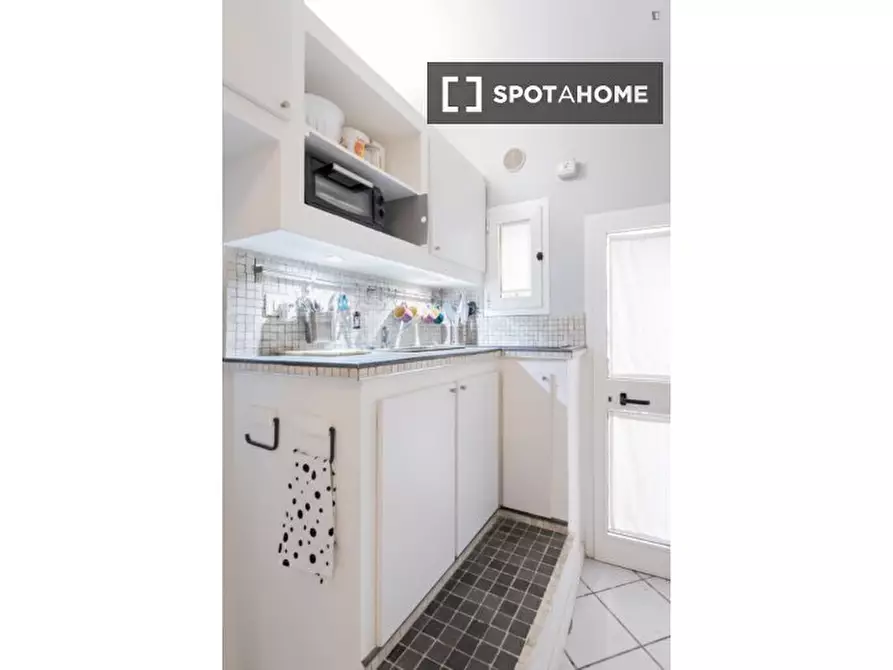 Immagine 5 di Appartamento in affitto  in Via de' Coltelli a Bologna