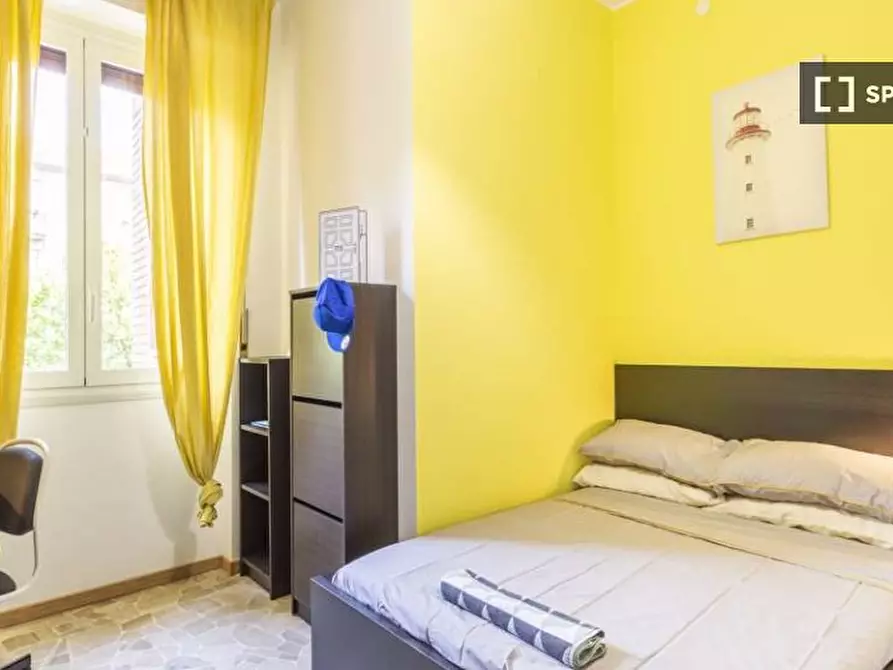 Immagine 2 di Camera condivisa in affitto  in Via Lorenteggio a Milano