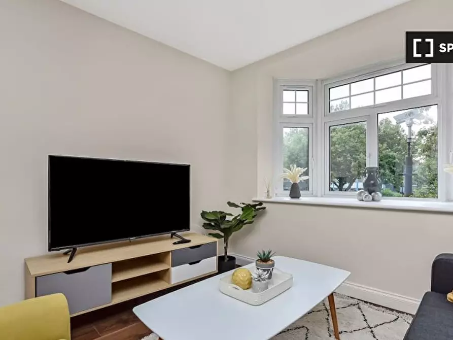 Immagine 12 di Appartamento in affitto  in b Stamford hill London N16 6QX a Hackney