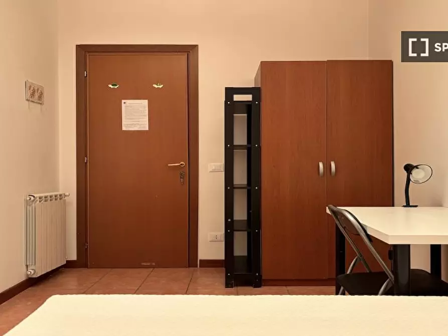Immagine 2 di Camera condivisa in affitto  in Via Alessandro Brisse a Roma