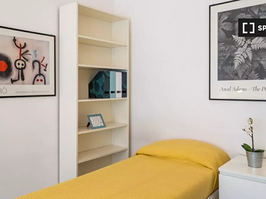 Immagine 3 di Camera condivisa in affitto  in Via Fratelli Rosselli a Milano