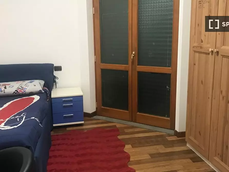 Immagine 2 di Camera condivisa in affitto  in Via Empedocle a Milano