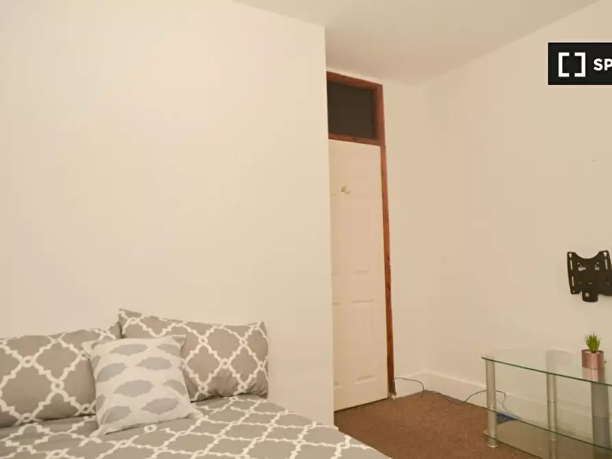 Immagine 15 di Camera condivisa in affitto  in Prince Regent Ln a East Ham