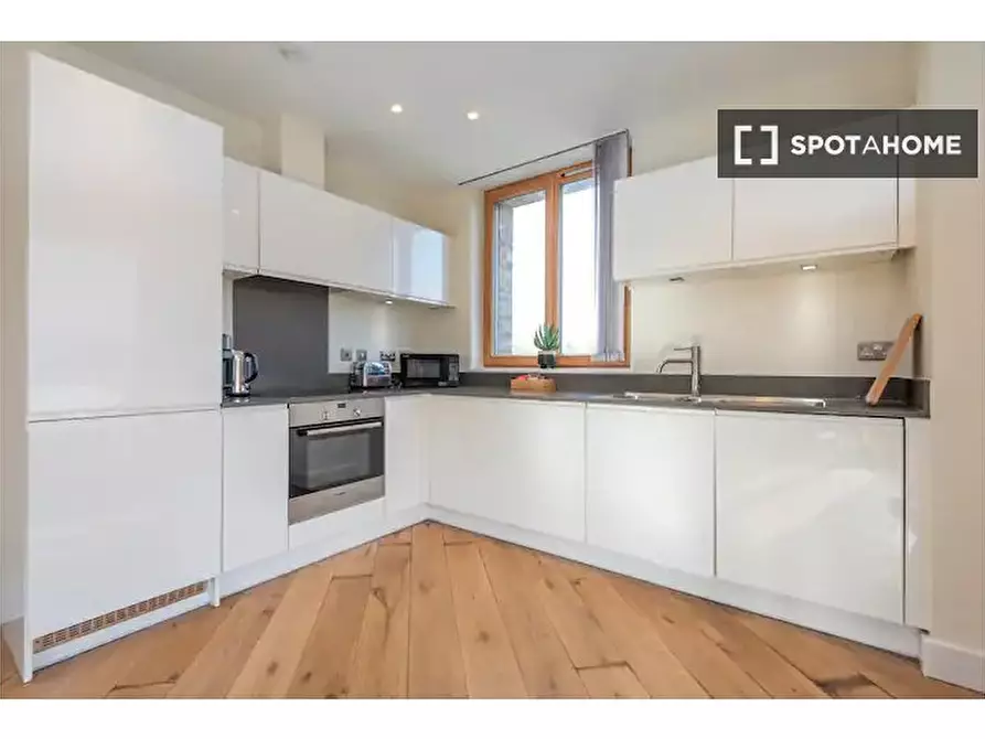 Immagine 17 di Appartamento in affitto  in Lockton St a Kensington