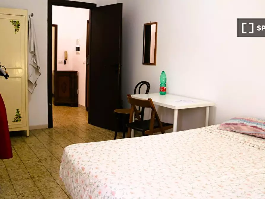 Immagine 8 di Camera condivisa in affitto  in Via Giuseppe de Robertis a Roma