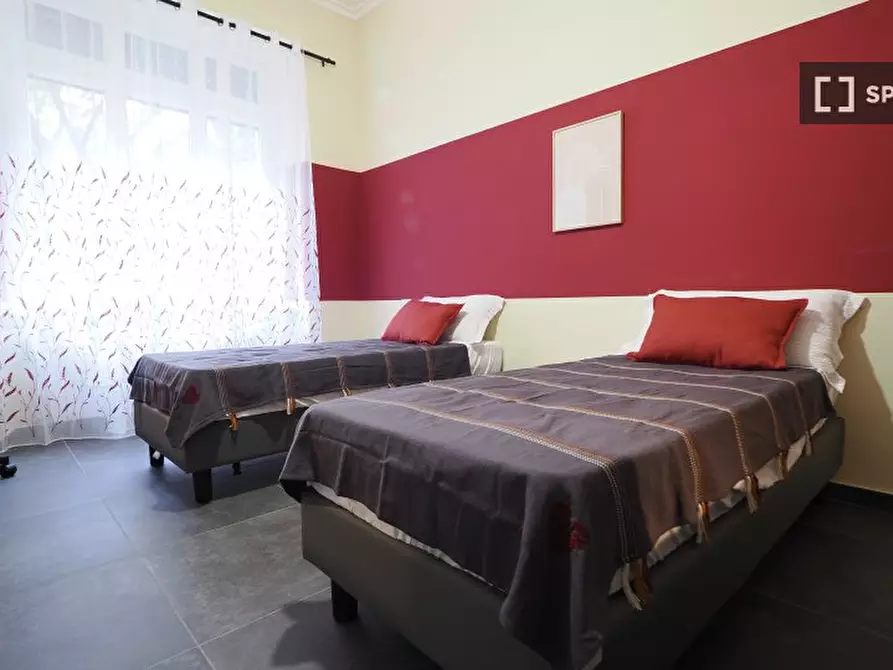 Immagine 1 di Camera condivisa in affitto  in Corso Peschiera a Torino