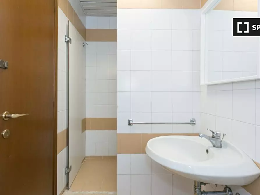 Immagine 4 di Camera condivisa in affitto  in Via Torquato Tasso a Sesto San Giovanni