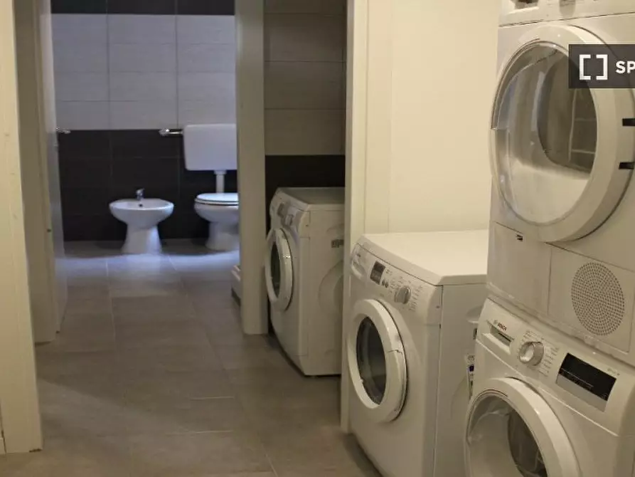 Immagine 15 di Camera condivisa in affitto  in Via Felice Casati a Milano