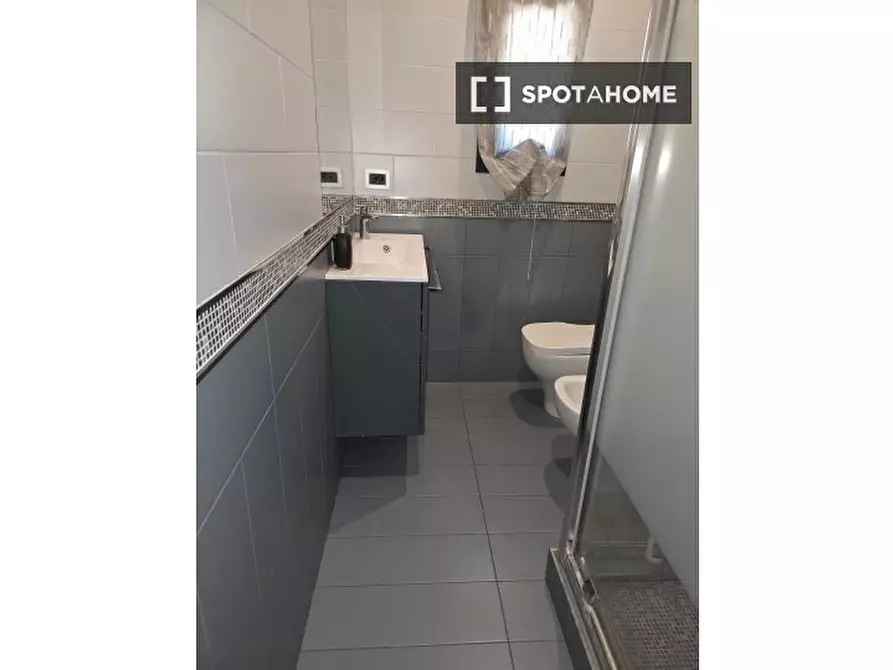 Immagine 4 di Appartamento in affitto  in Via degli Orti della Farnesina a Roma