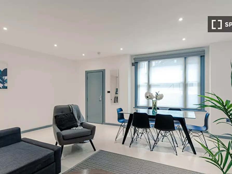 Immagine 10 di Appartamento in affitto  in Lower Ground a Kensington