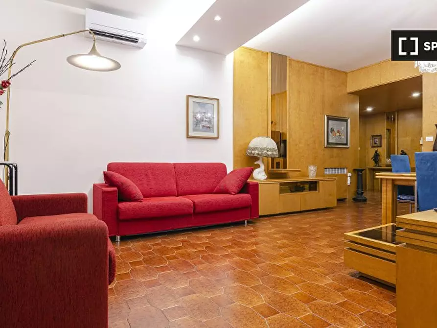 Immagine 1 di Appartamento in affitto  in Via Riva di Reno a Bologna