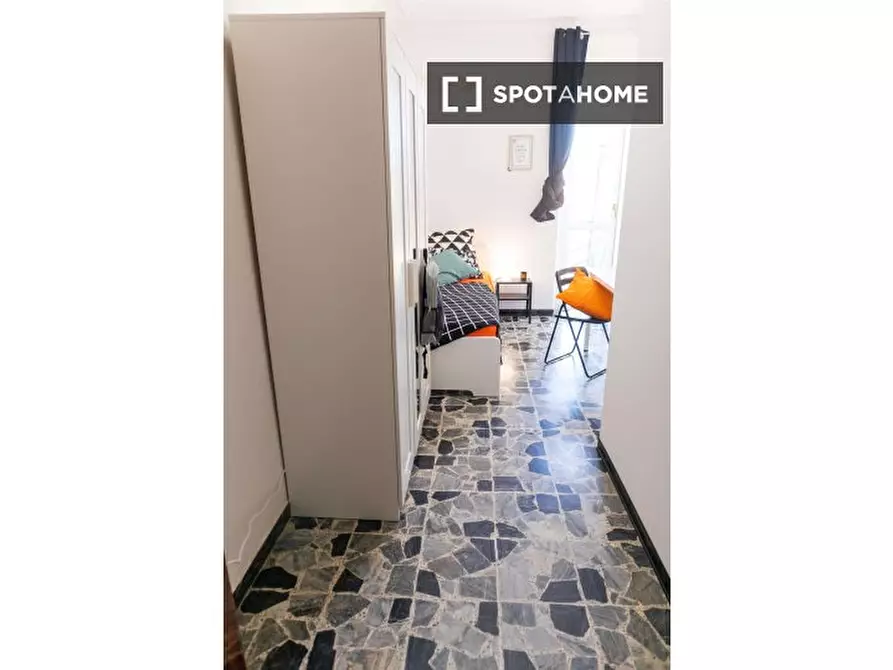 Immagine 12 di Camera condivisa in affitto  in Via Tiziano n. a Cagliari