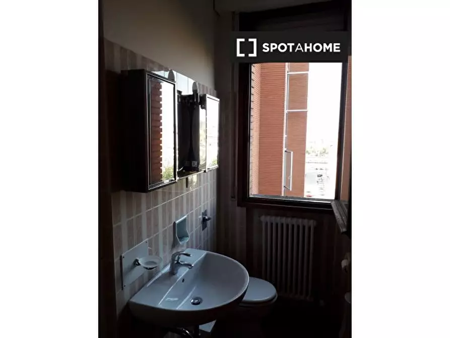 Immagine 15 di Camera condivisa in affitto  in Via Leonetto Cipriani a Bologna